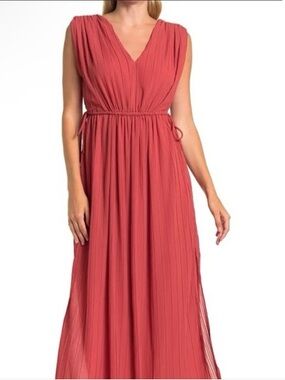 ASTR Pleated V-Neck Maxi Dress in Clay Size Large NWOT
